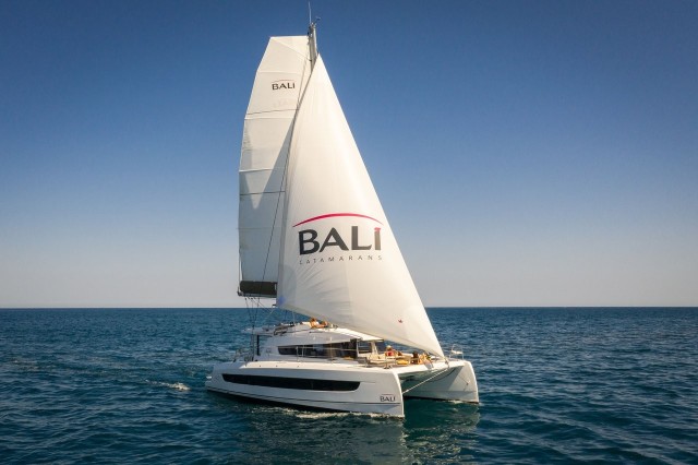 Bali 4.2, Sail and Adventure