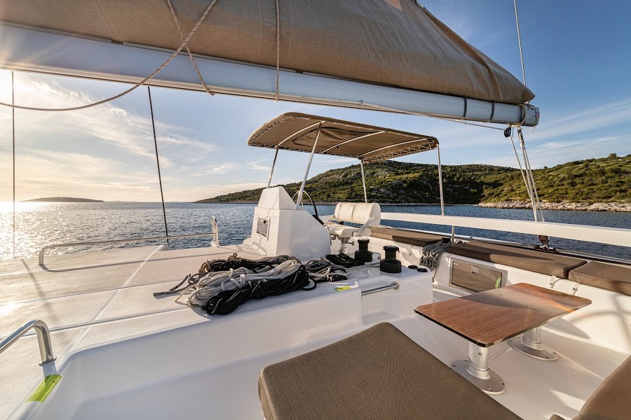 Dufour 48 Catamaran, Var