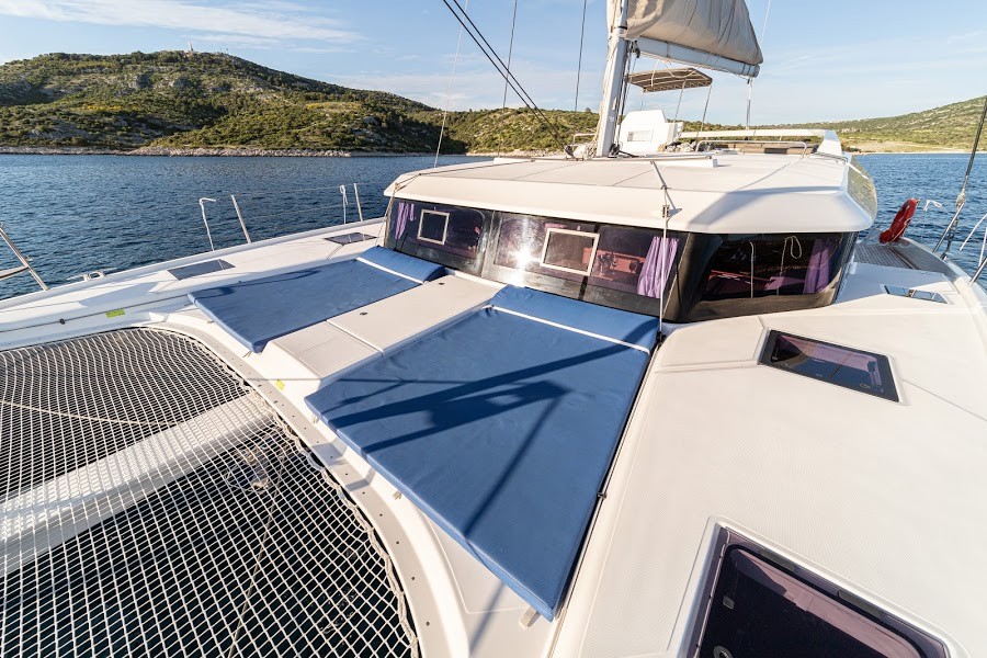 Dufour 48 Catamaran, Var