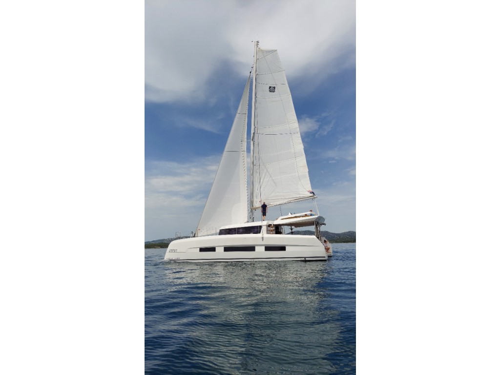 Dufour 48 Catamaran, Unicorn