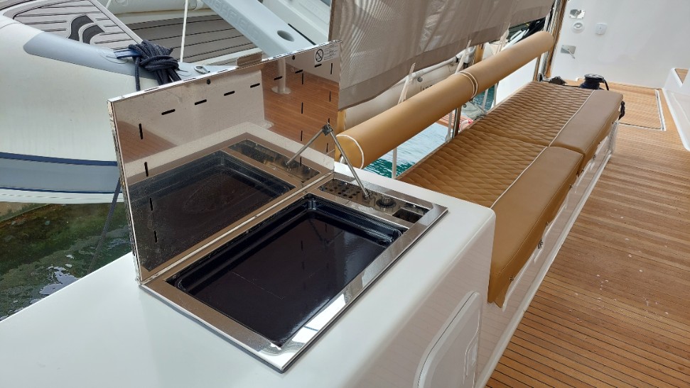 Dufour 48 Catamaran, Unicorn