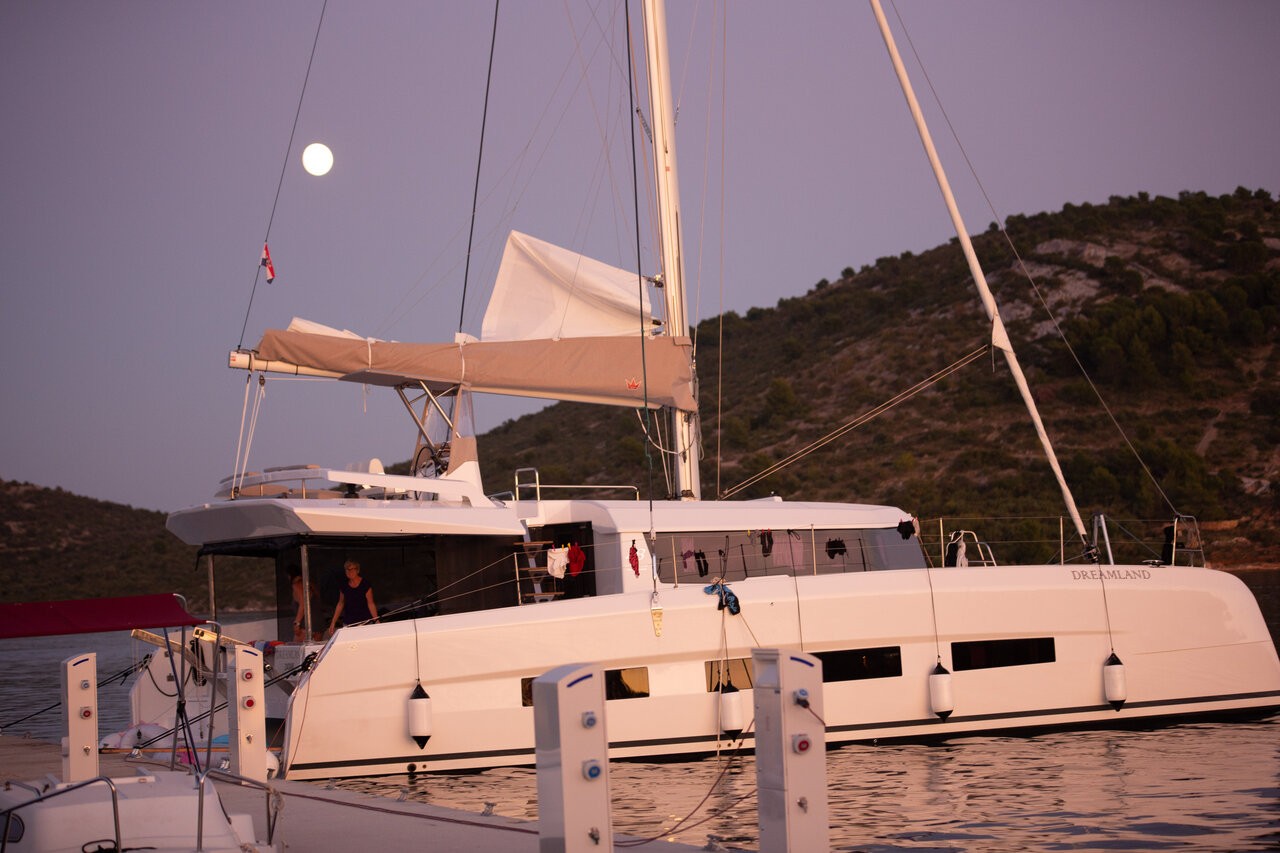 Dufour 48 Catamaran, Seaven