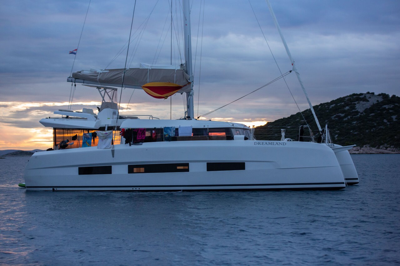 Dufour 48 Catamaran, Seaven