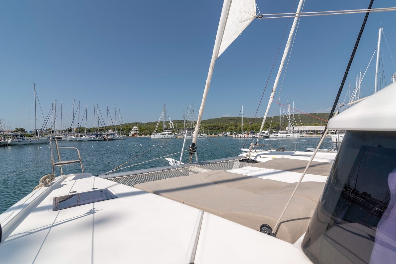 Dufour 48 Catamaran, Seaven