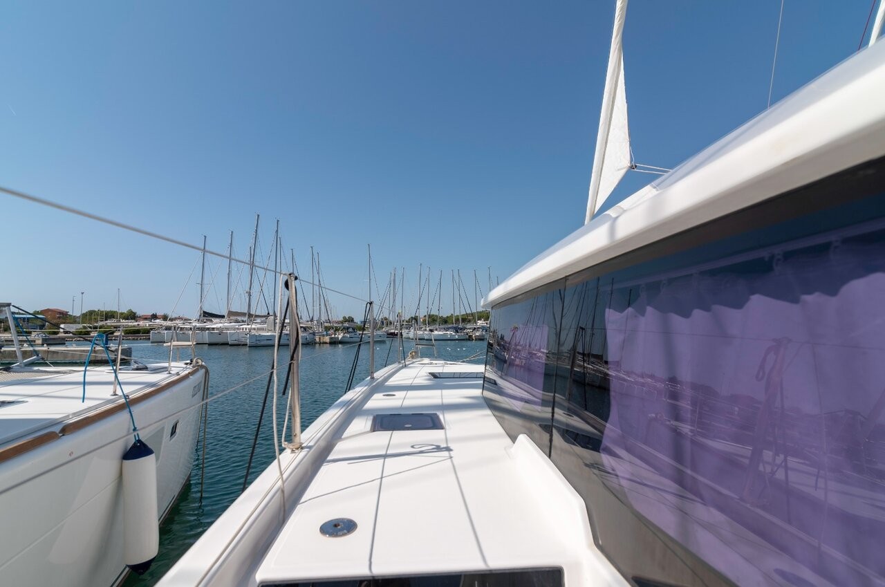 Dufour 48 Catamaran, Seaven