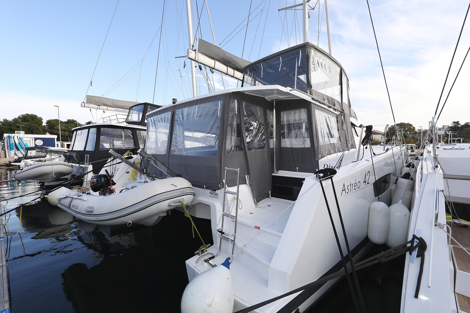 Fountaine Pajot Astrea 42, Discordia