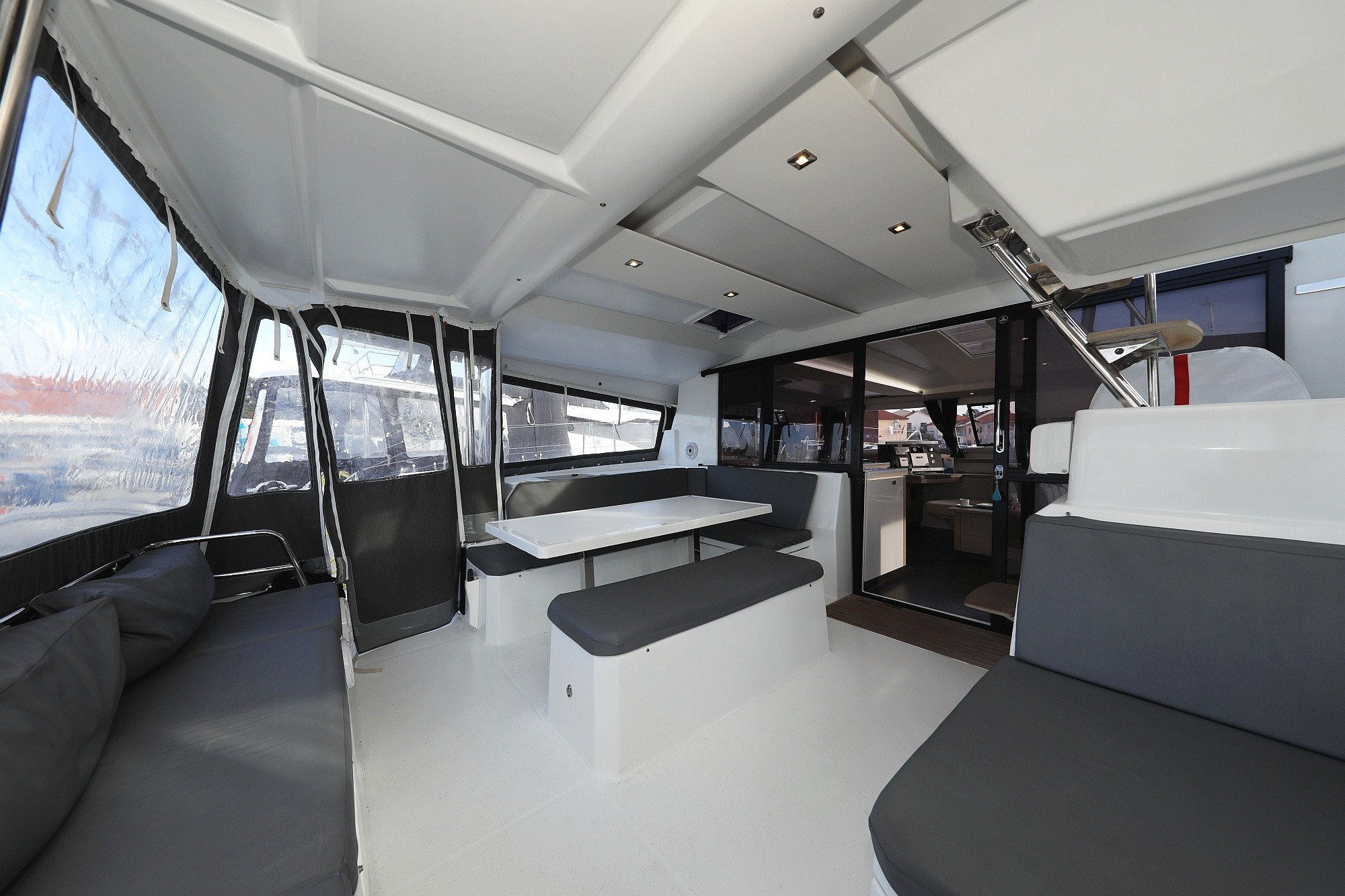 Fountaine Pajot Astrea 42, Discordia