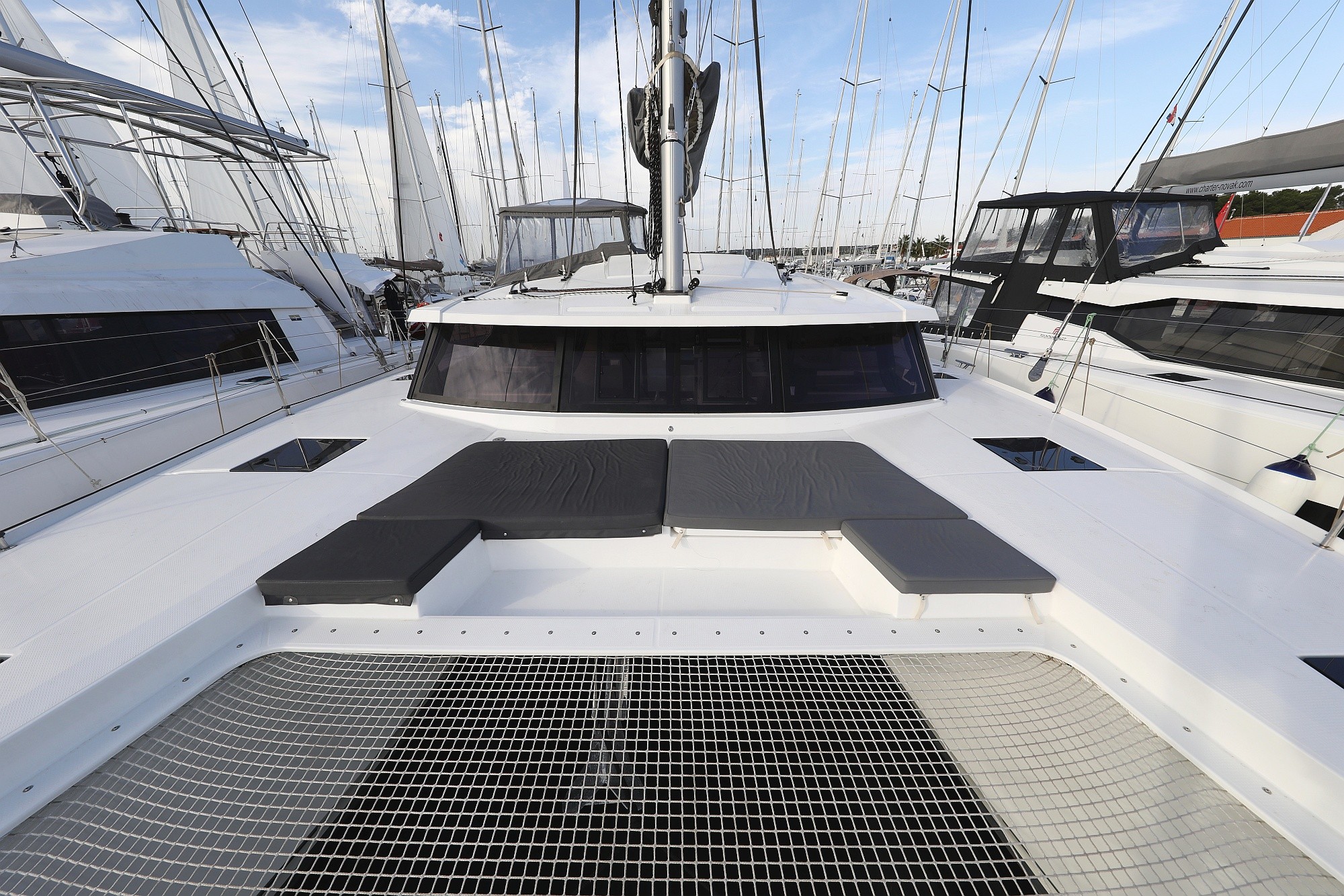 Fountaine Pajot Astrea 42, Discordia