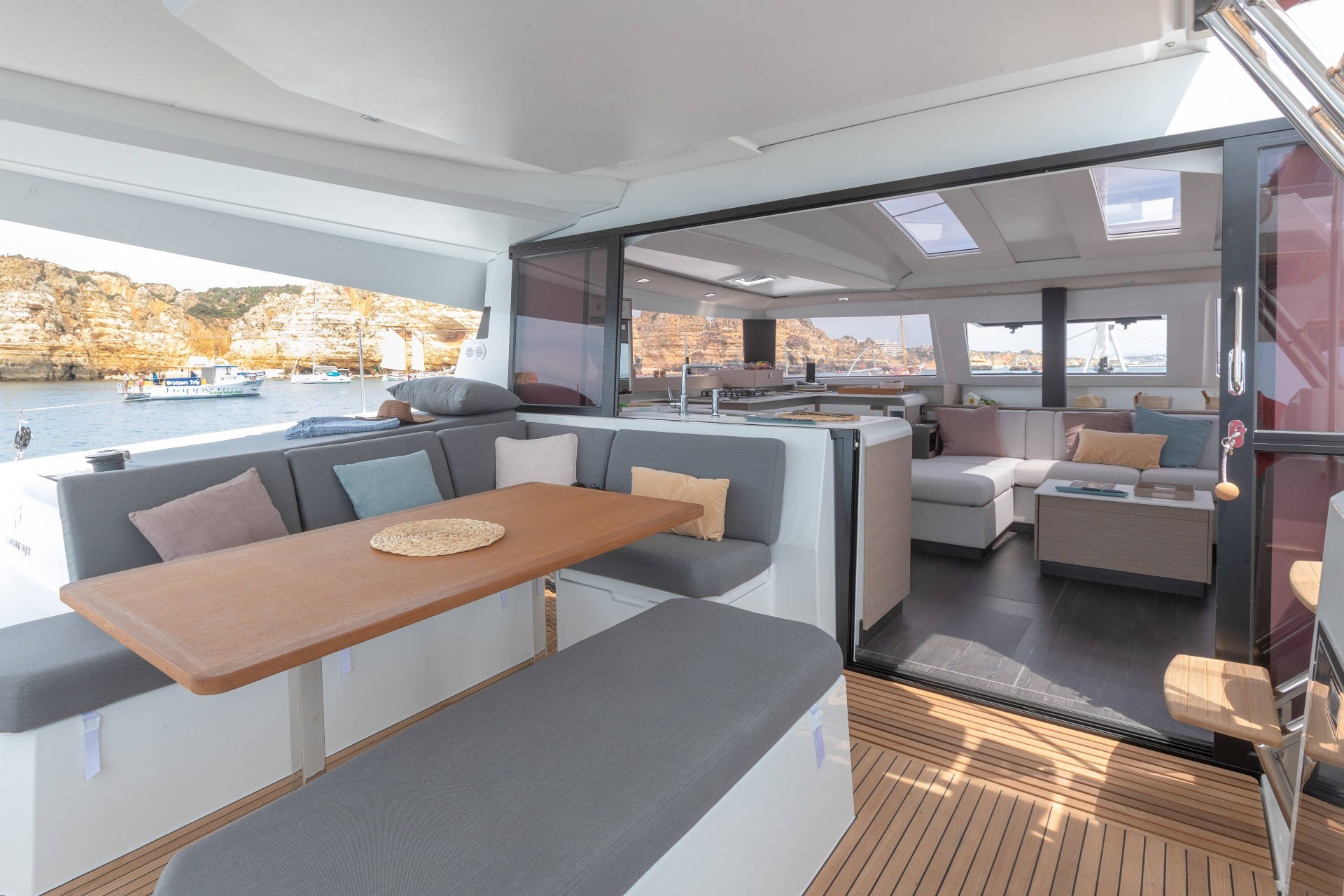 Fountaine Pajot Astrea 42, Mojo