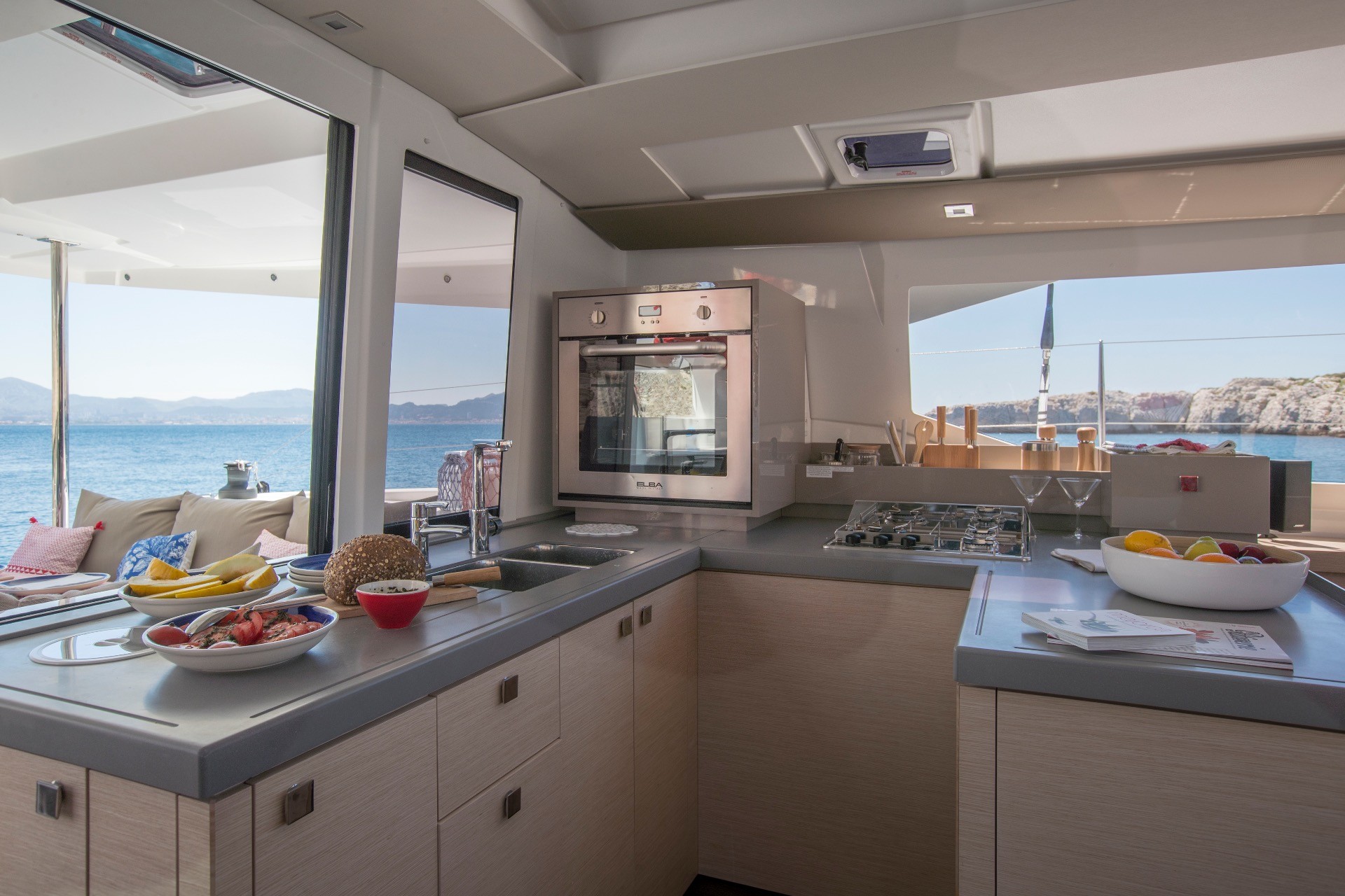 Fountaine Pajot Astrea 42, Mojo