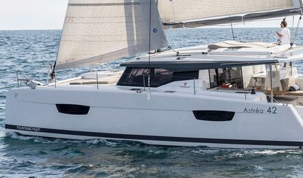 Fountaine Pajot Astrea 42, Arisa