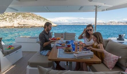 Fountaine Pajot Astrea 42, Arisa