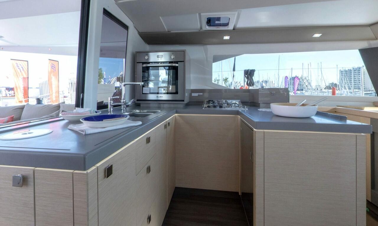 Fountaine Pajot Astrea 42, Calypso