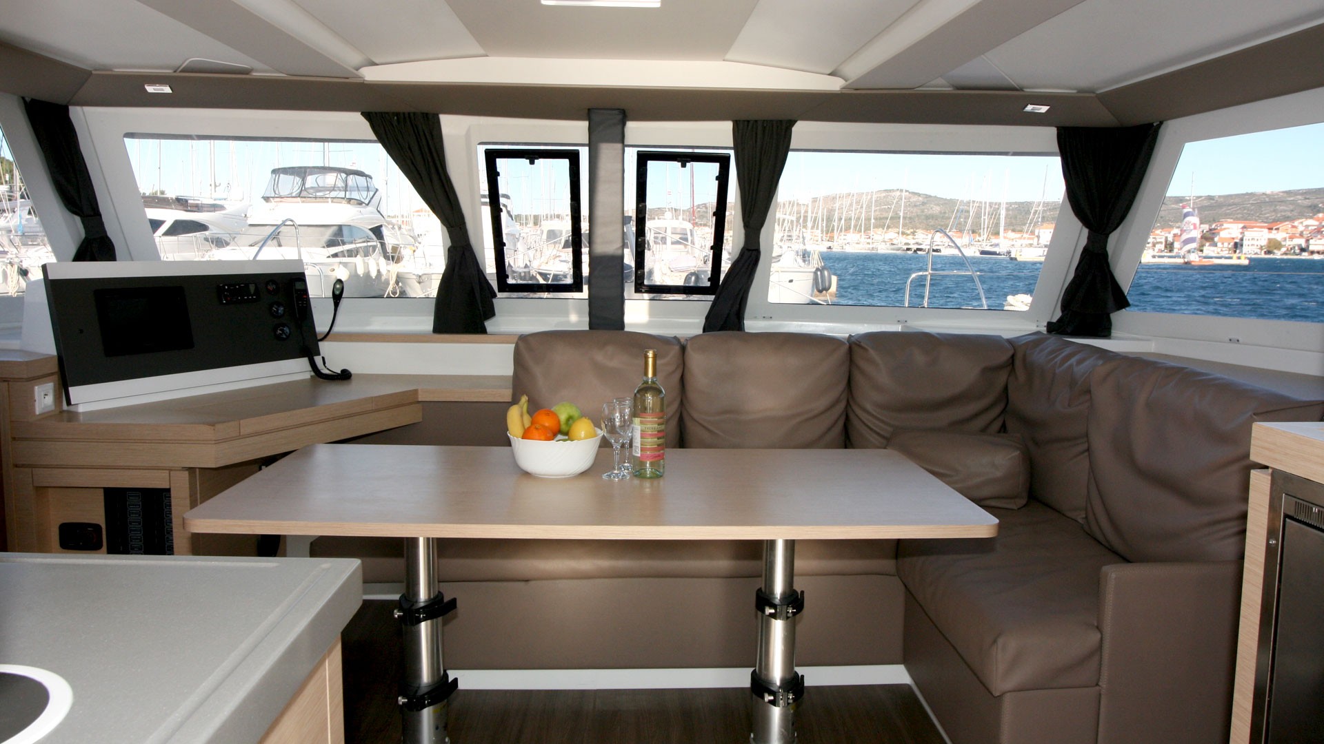 Fountaine Pajot Lucia 40, Leon