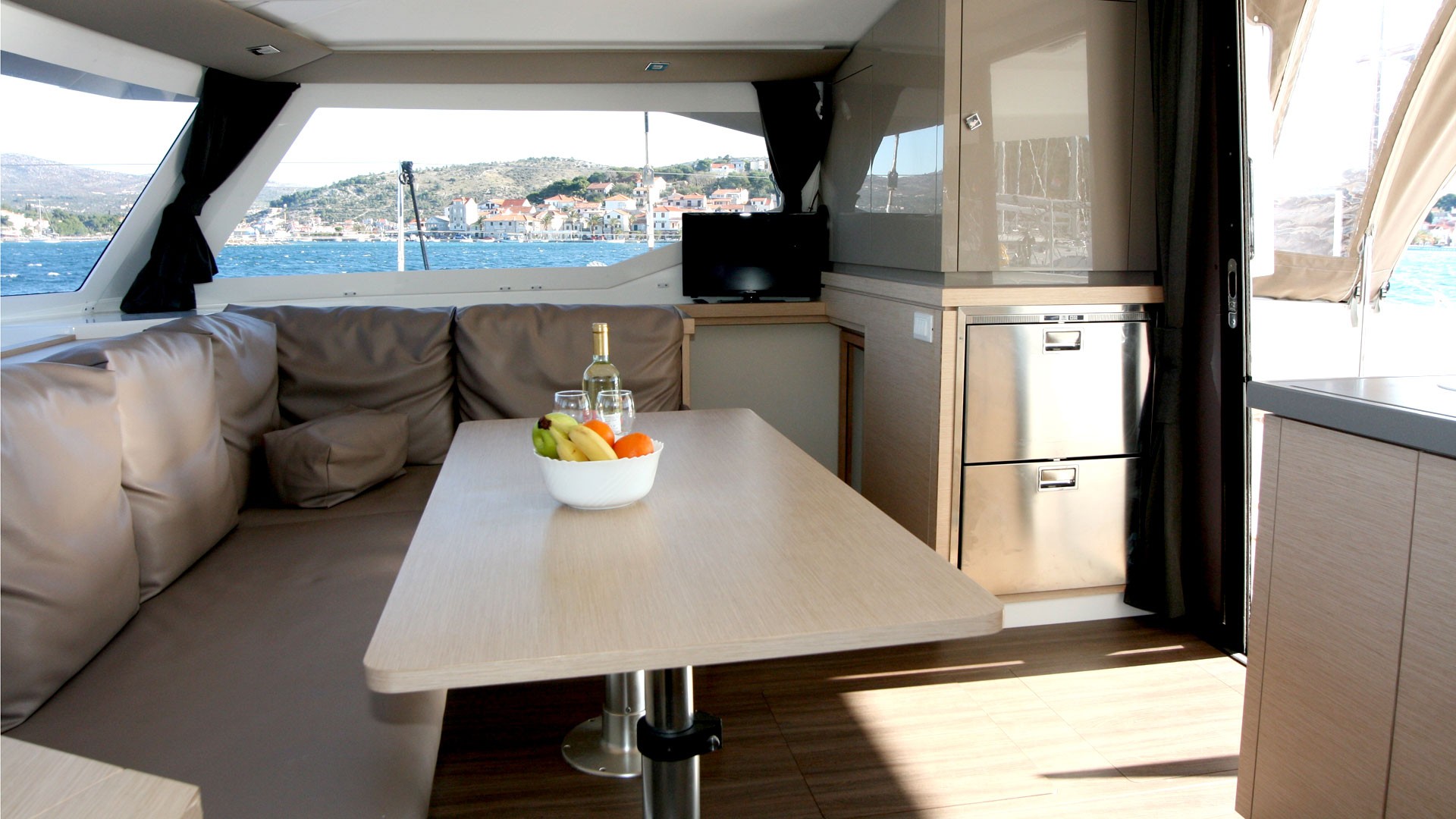 Fountaine Pajot Lucia 40, Leon