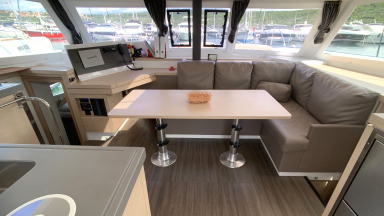 Fountaine Pajot Lucia 40, Idefix