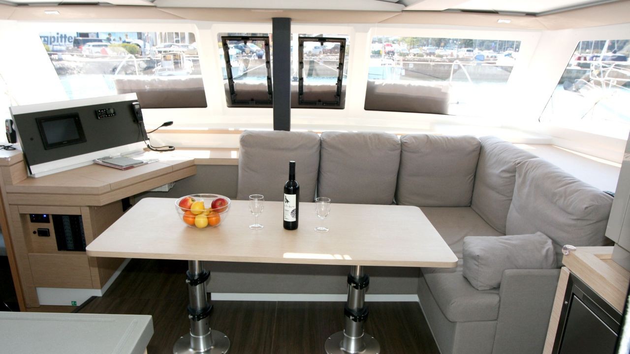 Fountaine Pajot Lucia 40, Luna Rossa II