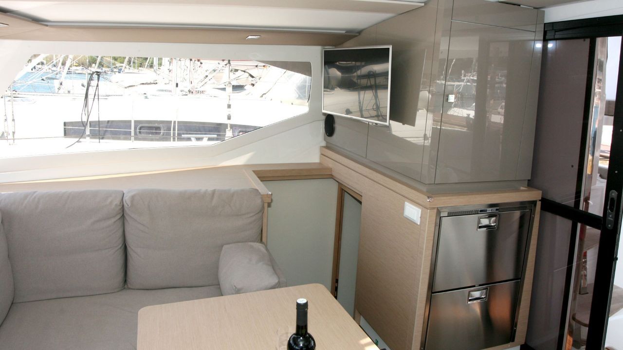 Fountaine Pajot Lucia 40, Luna Rossa II