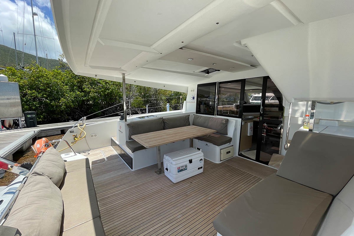 Fountaine Pajot Lucia 40, Admira