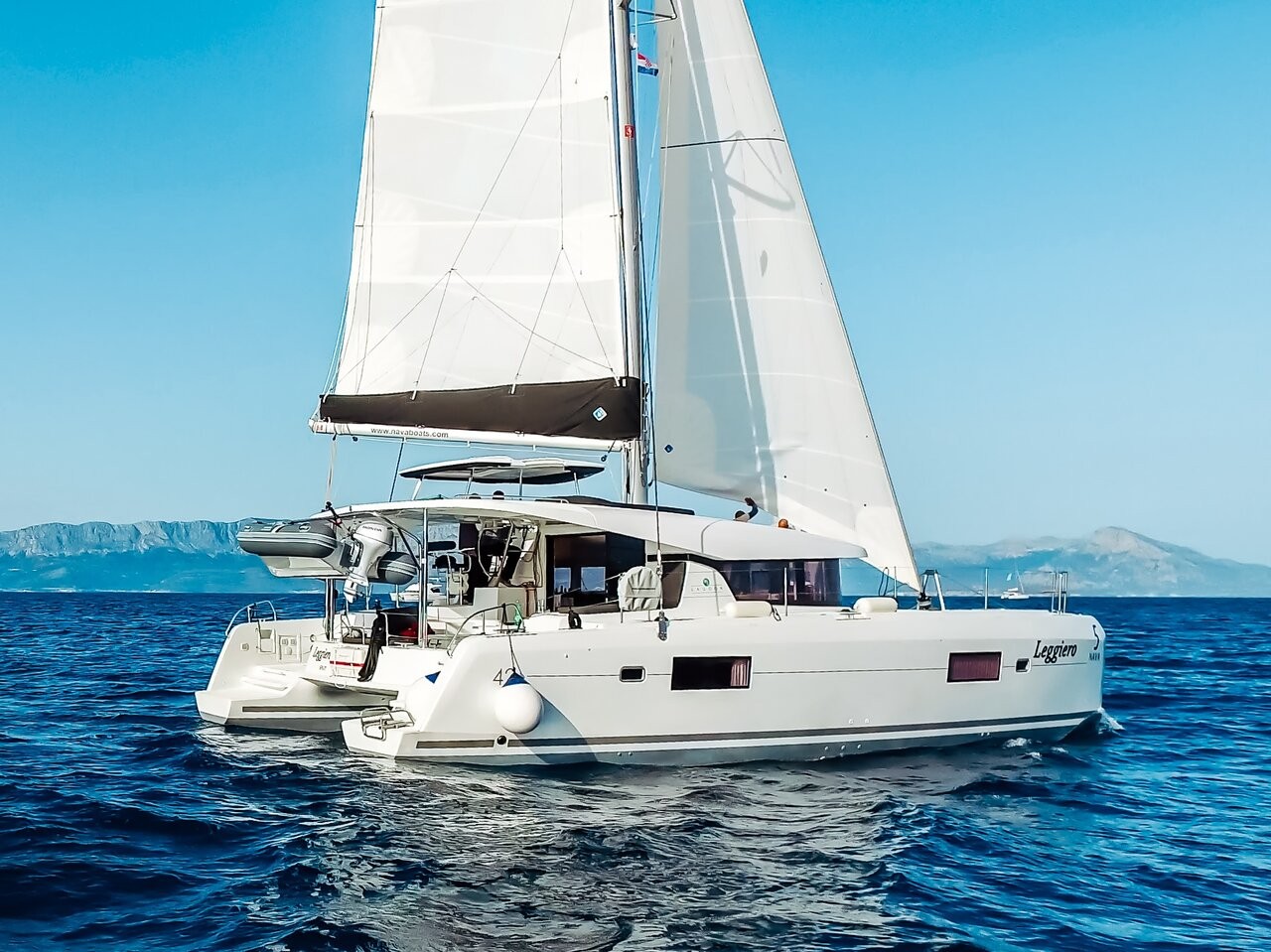 Lagoon 42, Leggiero