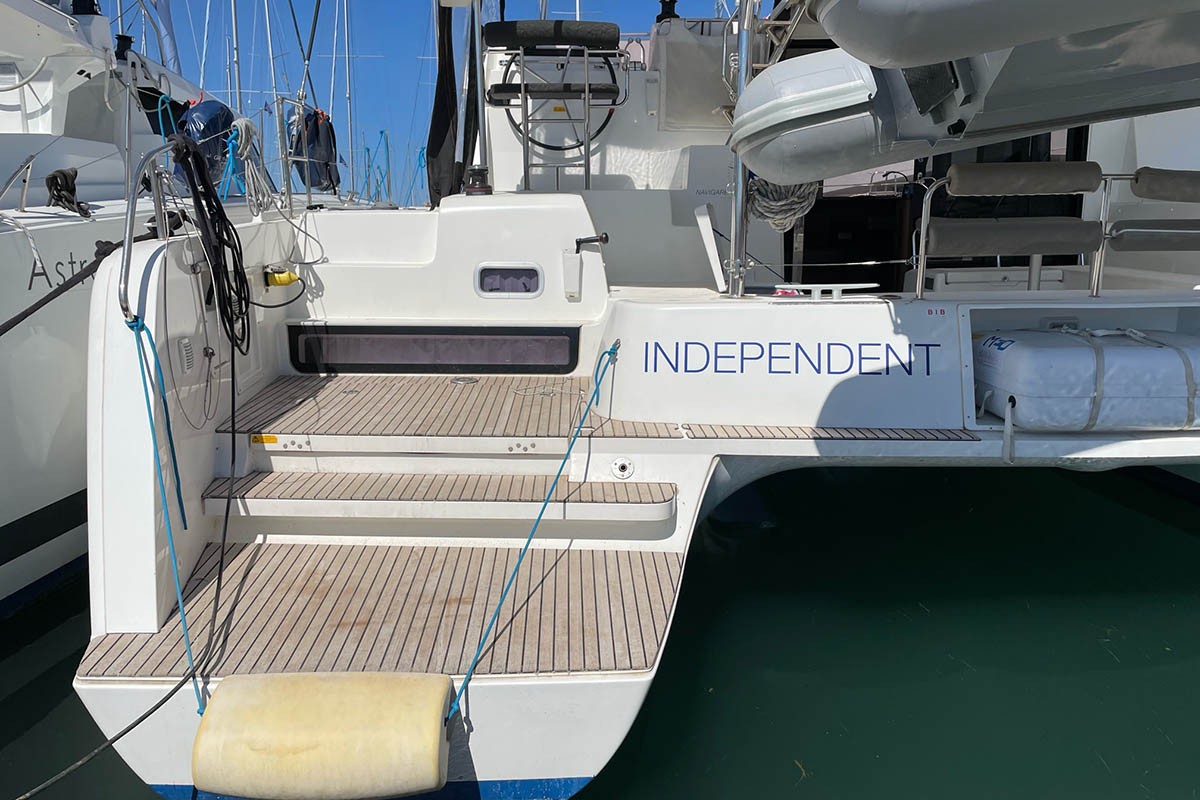 Lagoon 42, Independent