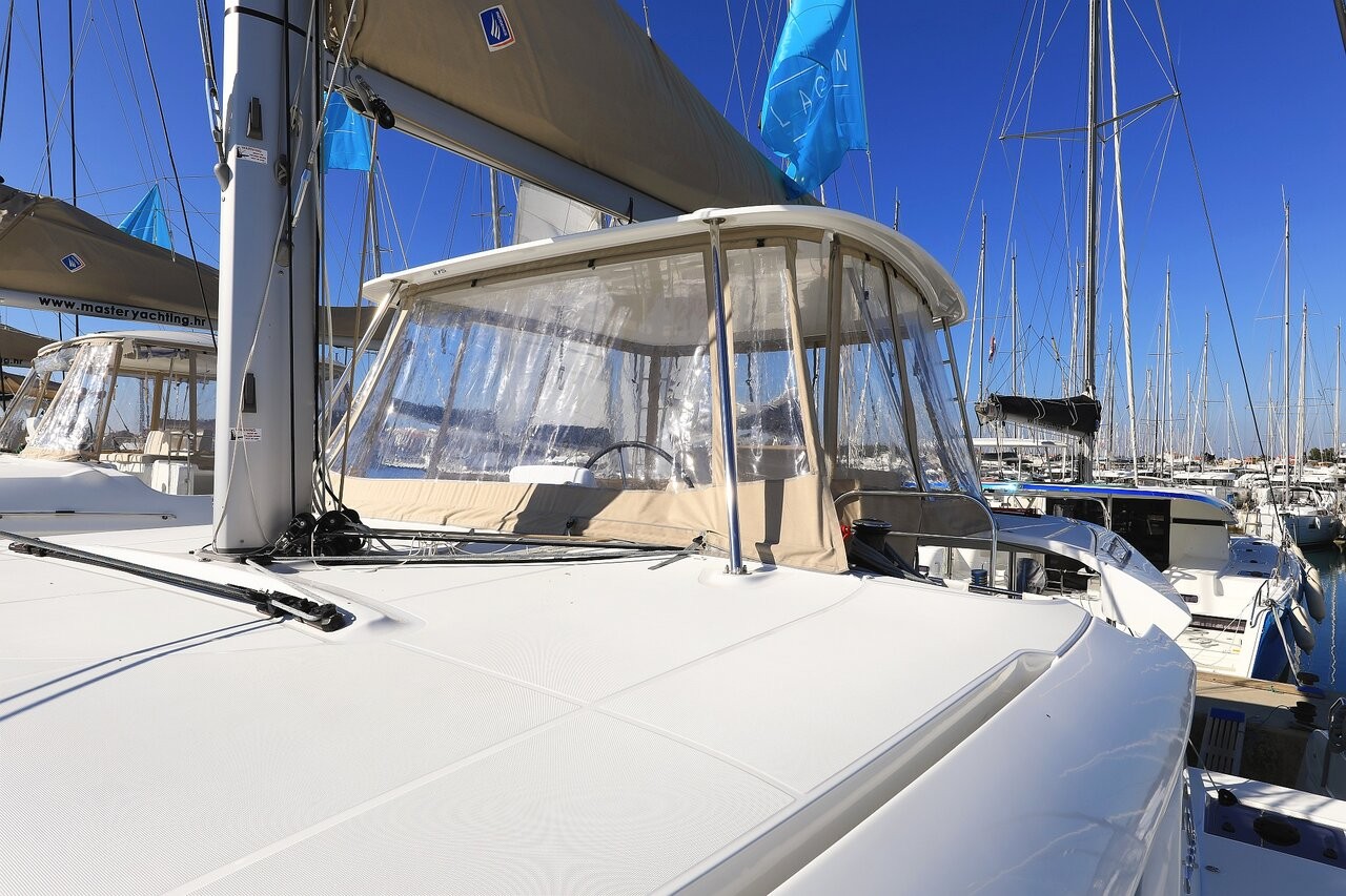 Lagoon 46, Majestic