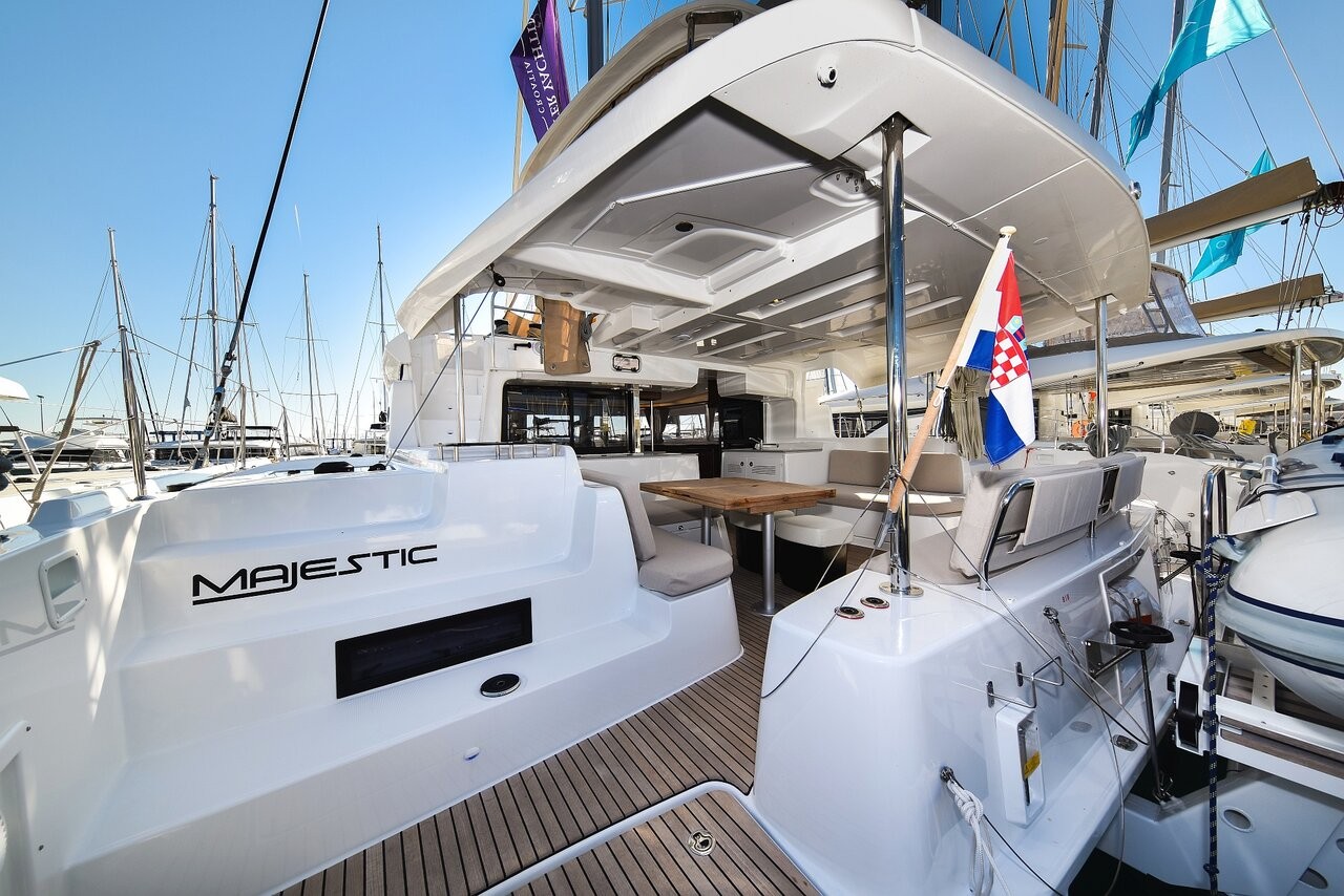 Lagoon 46, Majestic