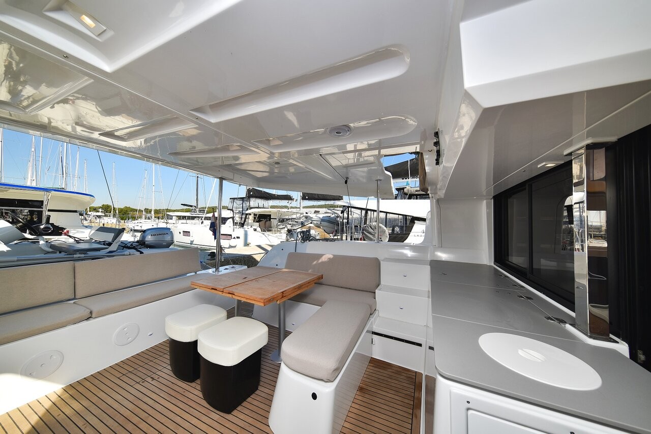 Lagoon 46, Majestic